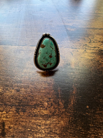 Vintage Huge Turquoise Ring With Decorative Rope Edging